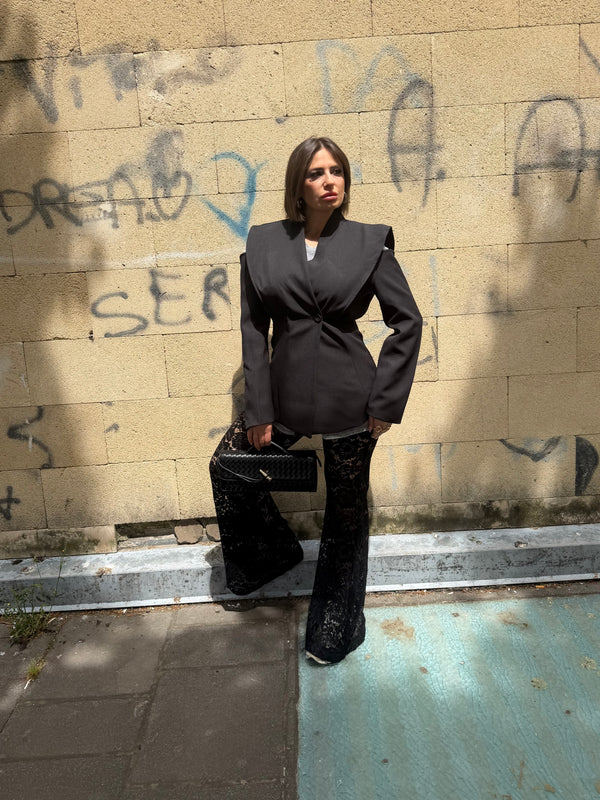 Blazer cut-out shoulders