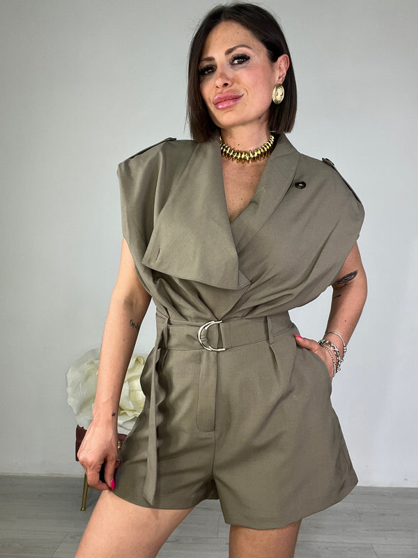 Mini jumpsuit chic