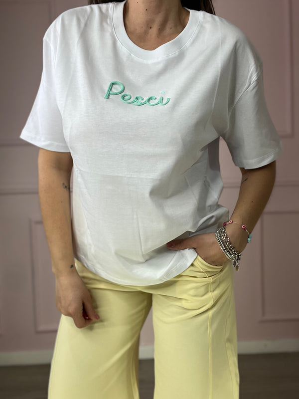 T shirt nata sotto il segno…