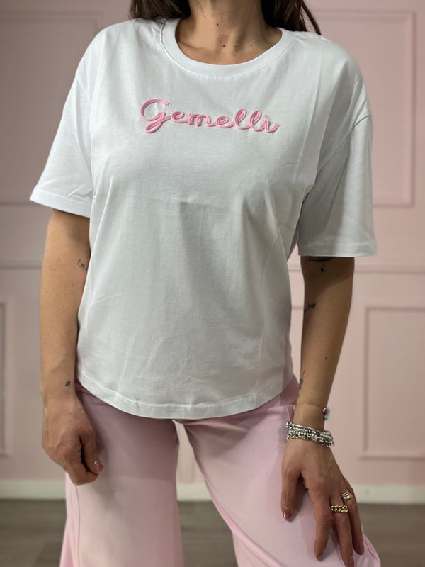 T shirt nata sotto il segno…