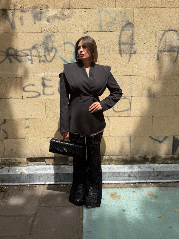 Blazer cut-out shoulders