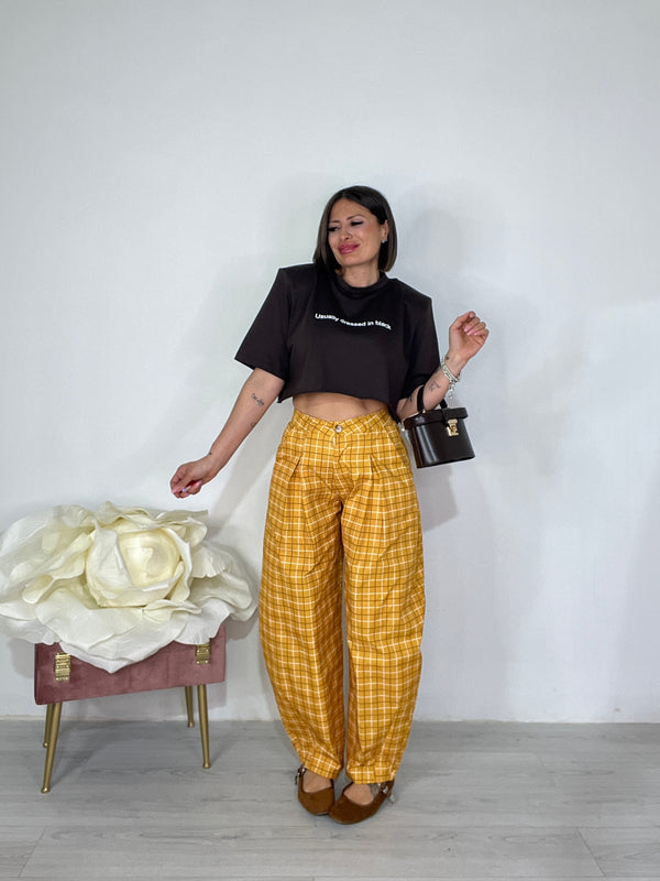 T-shirt Crop "Usually dressed in Black"