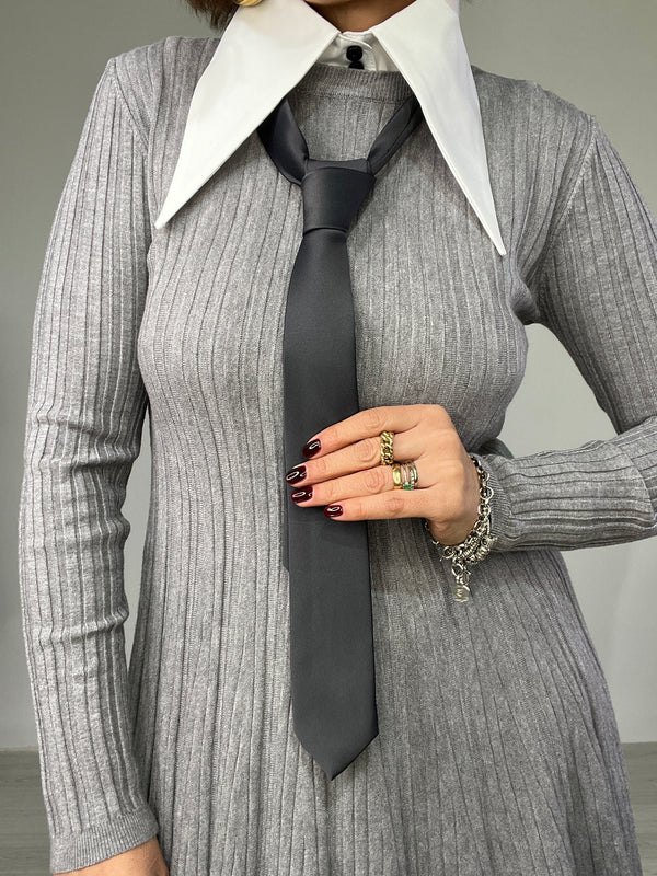 Cravatta Basic Grigia