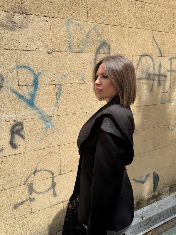 Blazer cut-out shoulders