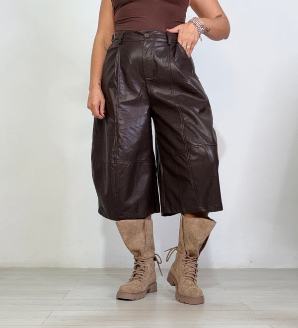 Bermuda Leather Style