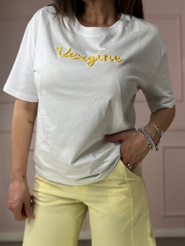 T shirt nata sotto il segno…