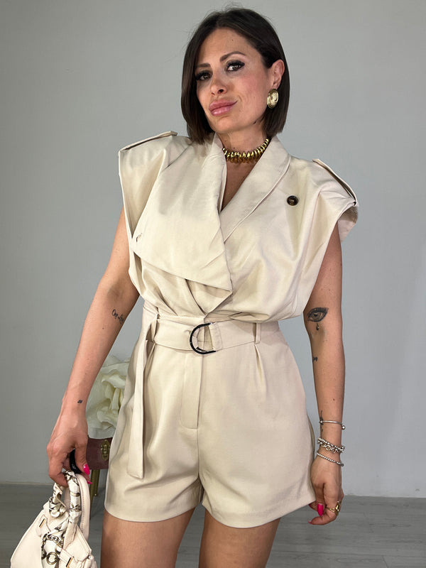 Mini jumpsuit chic
